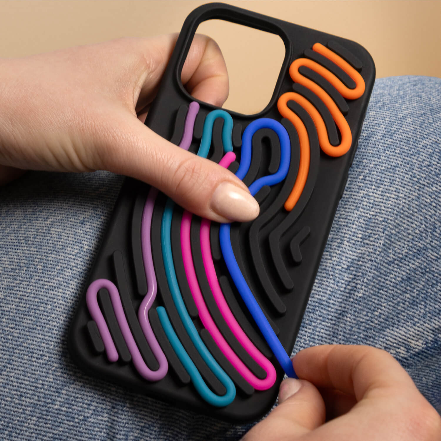 DIY Snake case for iPhone 16 Pro 6,3" beige
